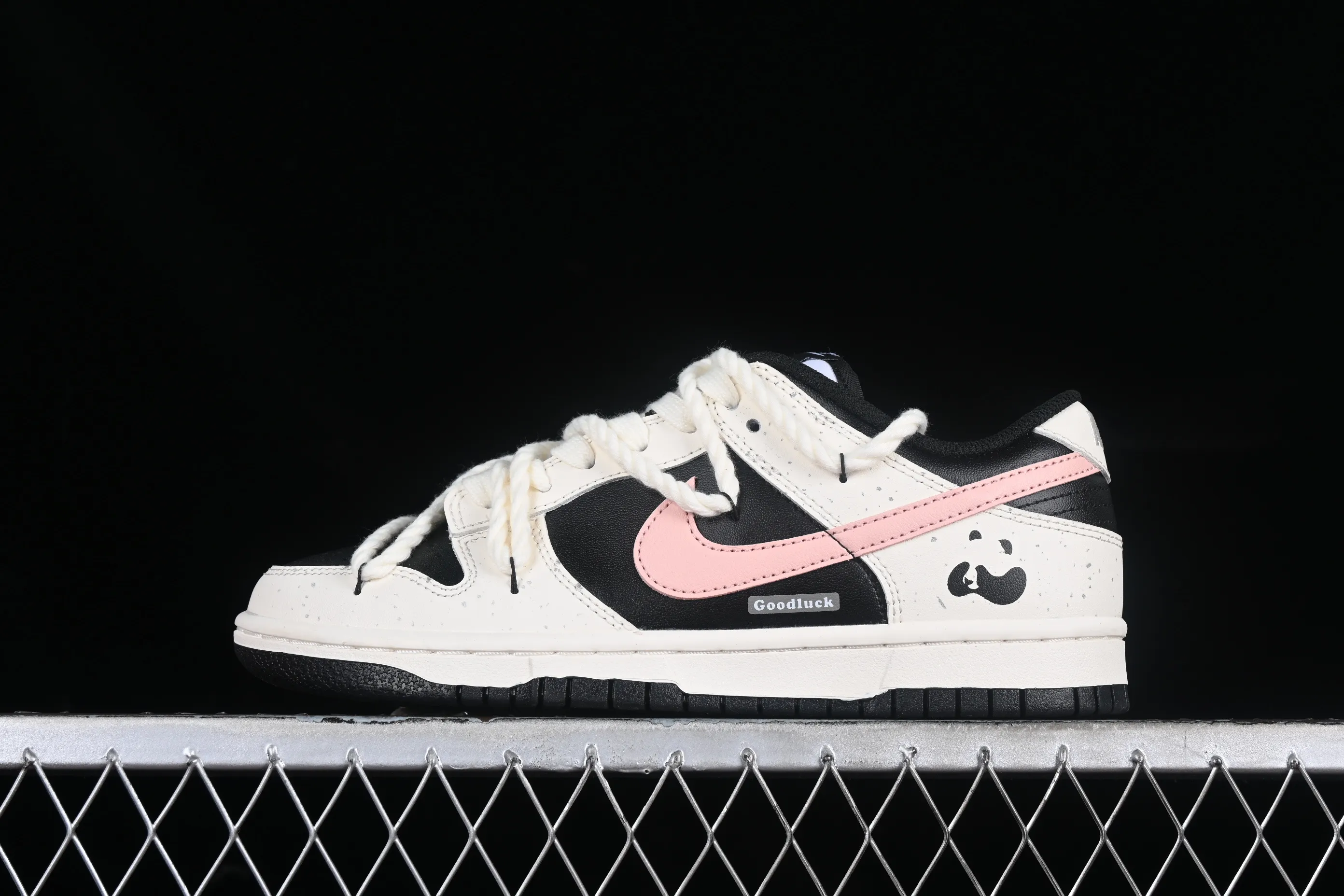 All categories Nk SB Dunk series Nk SB Dunk Low low-top sneakers Nk Dunk Low splash-ink distressed Chinese style Taotao Oolong SB strap deconstructed low-top casual sneakers CW1590-100